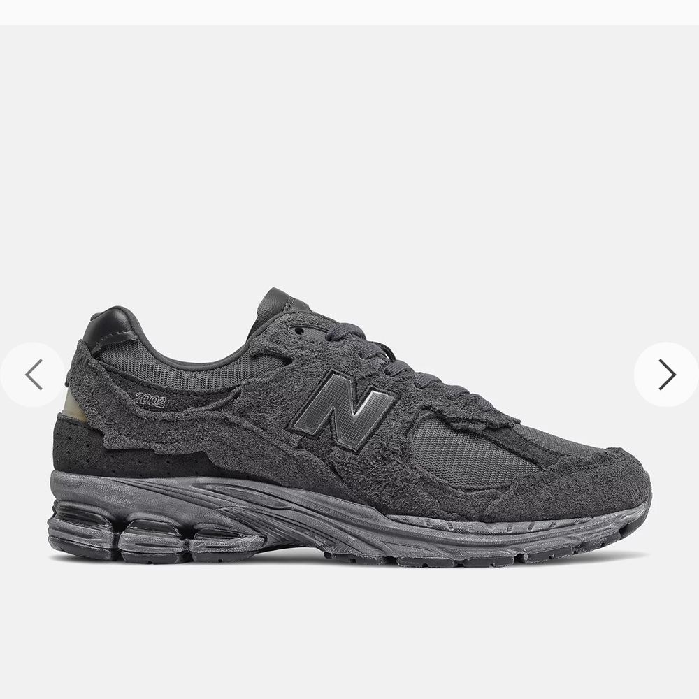 New Balance Unisex Charcoal Grey Textured 2002R Sneaker
